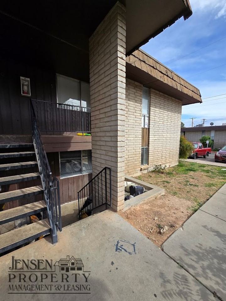 639 E 700 S #11 - Photo 5 of 14