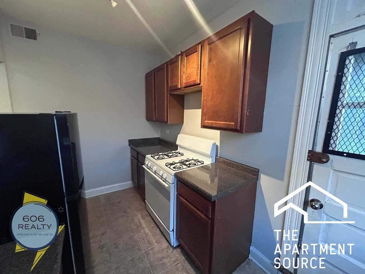 7342 N Damen Ave #3 - Photo 2 of 11