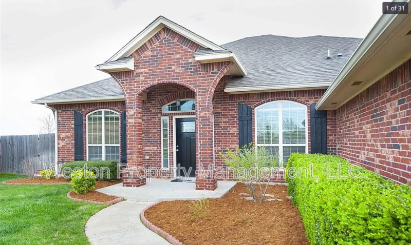 19136 Cottonwood Ct - Photo 2 of 15