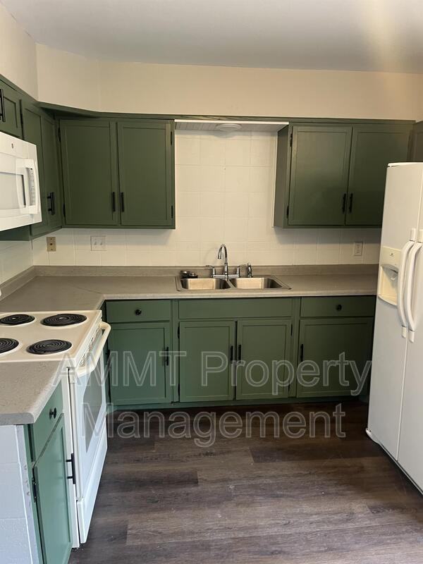 5250 Harbet Ave Nw - Photo 2 of 9