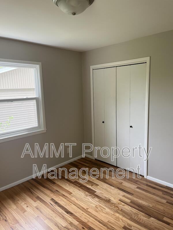 5250 Harbet Ave Nw - Photo 5 of 9