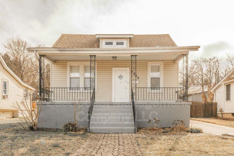 4809 Arabia Ave - Photo 4 of 24