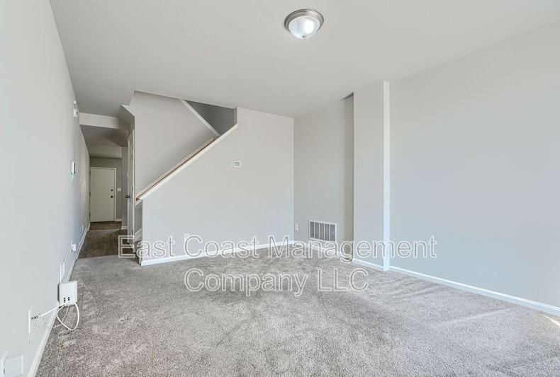 2308 Jefferson St - Photo 3 of 23