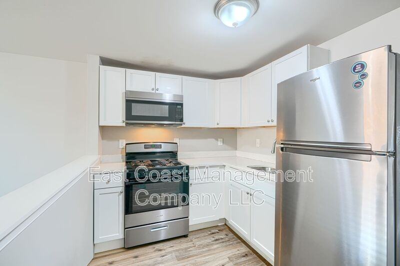 2308 Jefferson St - Photo 5 of 23