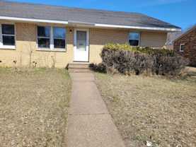 3204-3206 Runway Ave - Photo 1 of 1