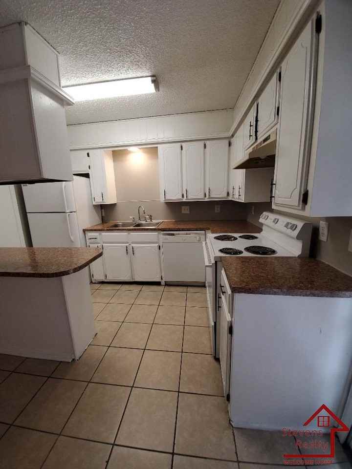 2111 NW Lindy Ave - G1 - Photo 4 of 10