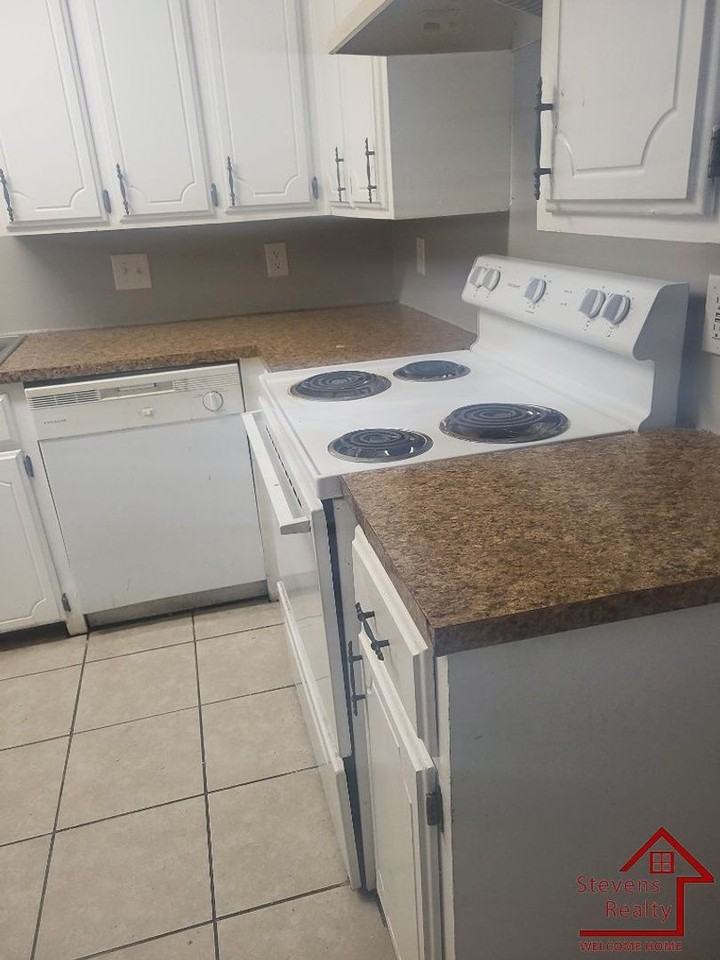 2111 NW Lindy Ave - G1 - Photo 5 of 10