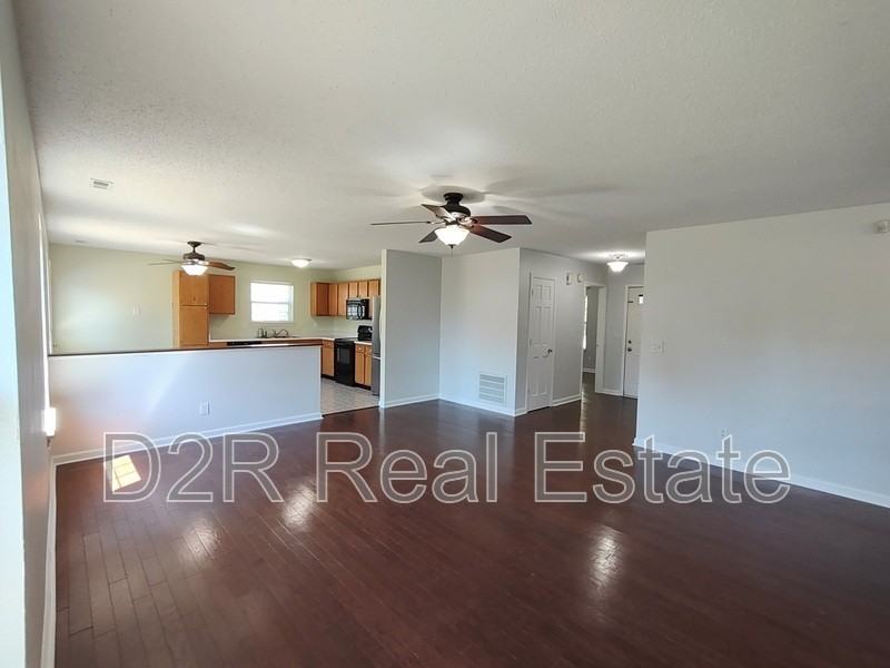 1121 Branigin Creek Ct - Photo 4 of 25