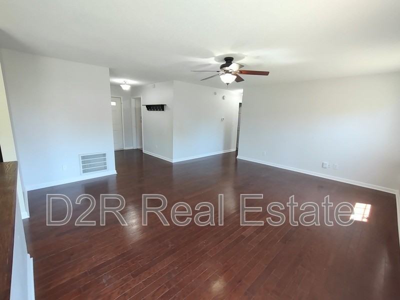 1121 Branigin Creek Ct - Photo 5 of 25