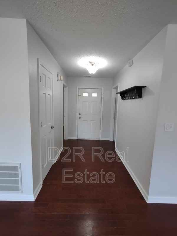 1121 Branigin Creek Ct - Photo 6 of 25