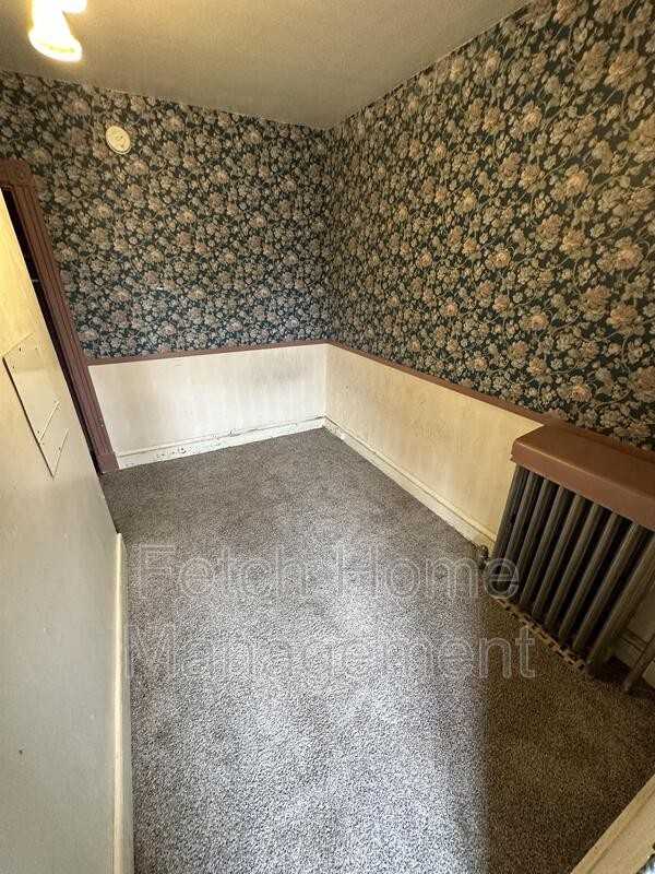 911 E King St - Photo 3 of 8