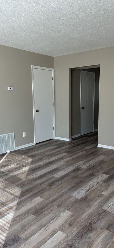 219 N Garrison Ave - Photo 5 of 39