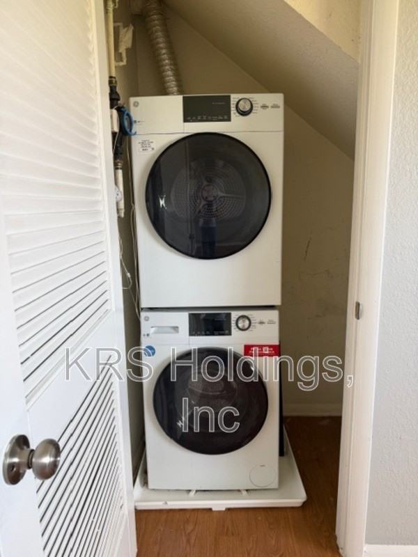 4203A Orcutt Ave - Photo 3 of 8