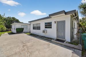 featured image of 1172 W 34th St