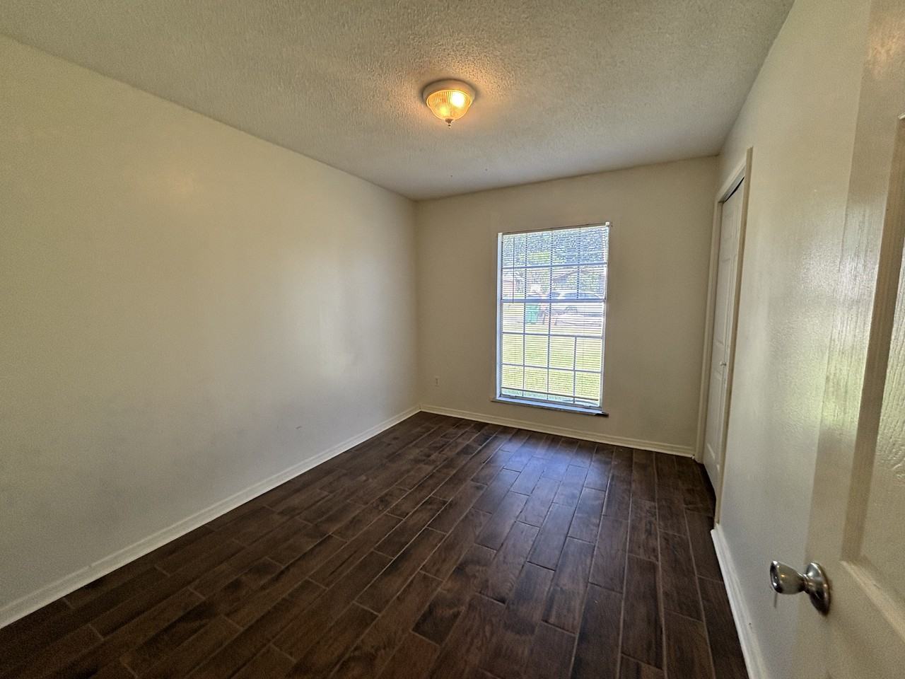 1040 Anderson Dr - Photo 4 of 10