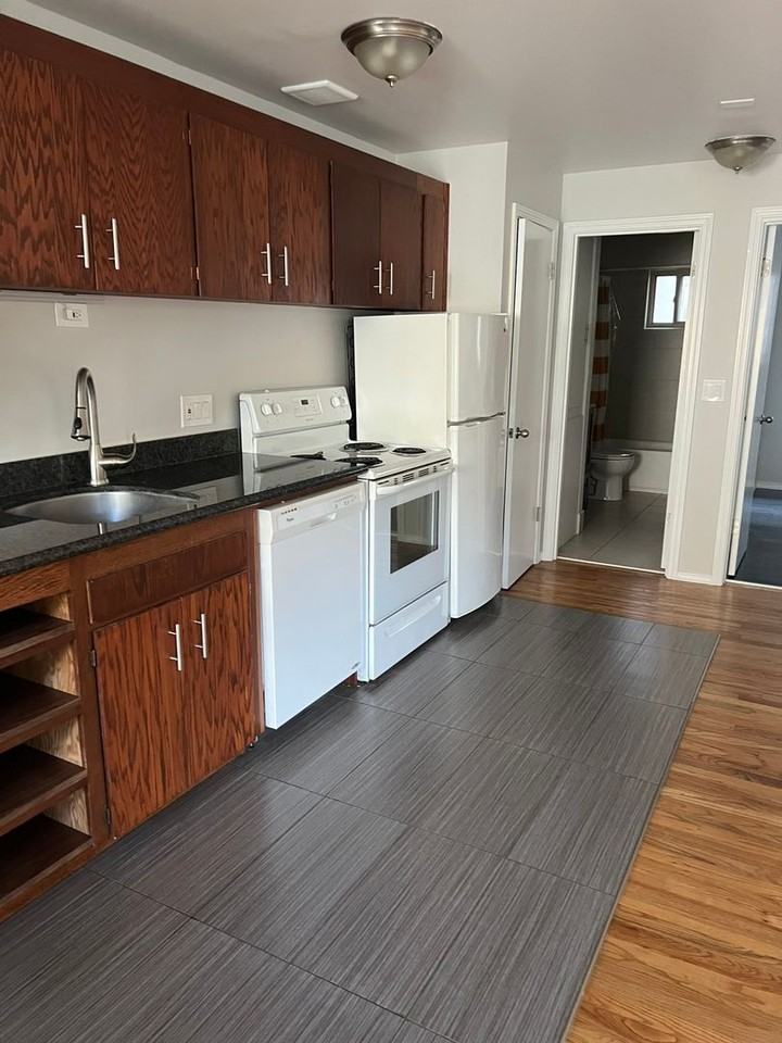 The Thunderbird Apartments - Photo 4 of 12