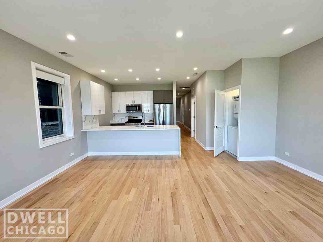 969 W 18th St #3 - Photo 2 of 29