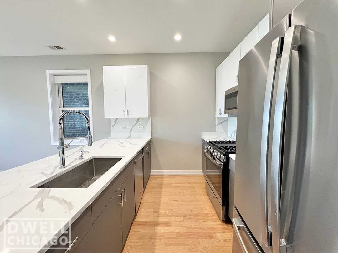 969 W 18th St #3 - Photo 5 of 29