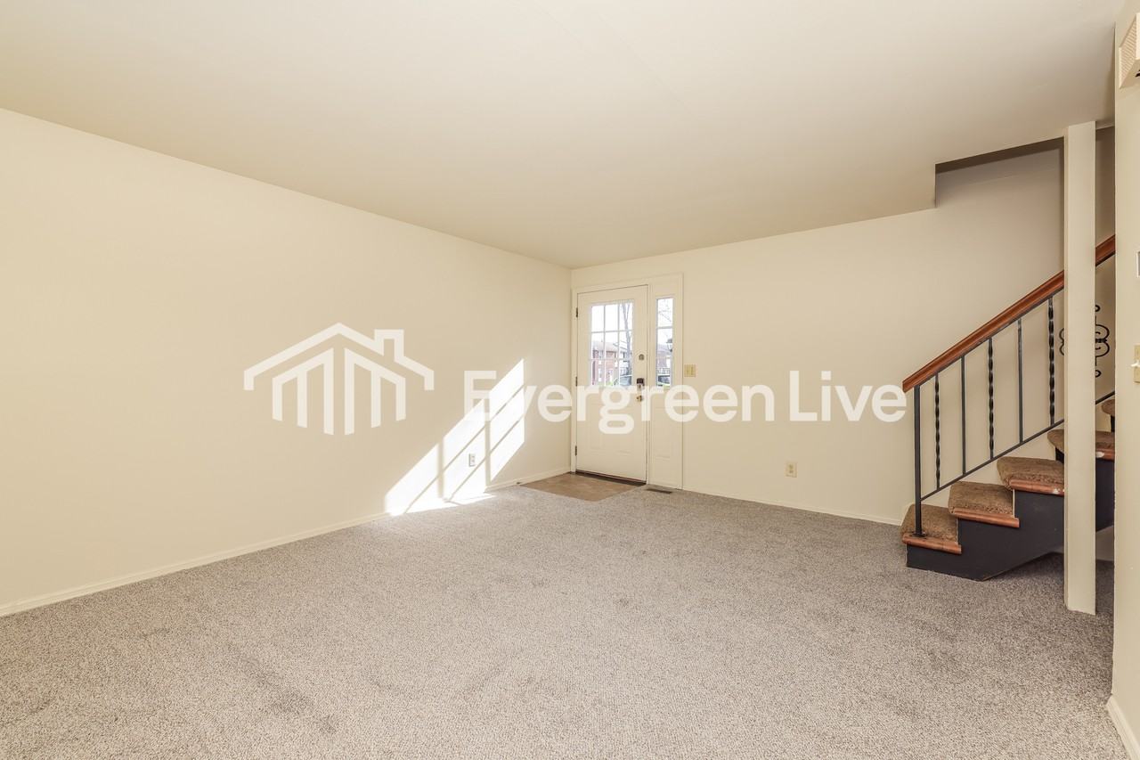 7541 Mount Hood - Photo 3 of 15