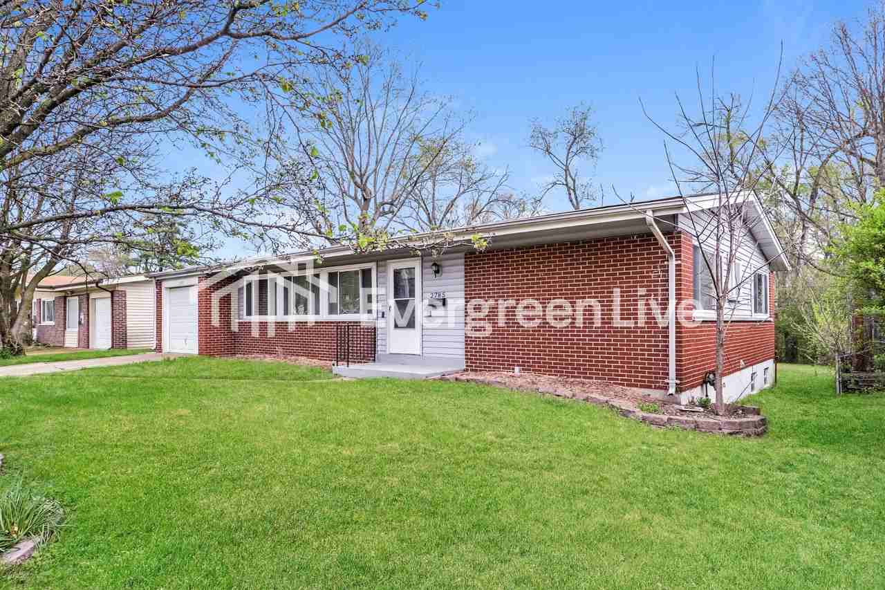 2785 Narraganset Dr - Photo 2 of 15