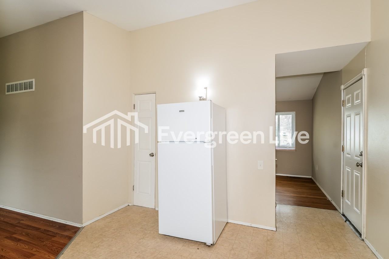 2785 Narraganset Dr - Photo 6 of 15