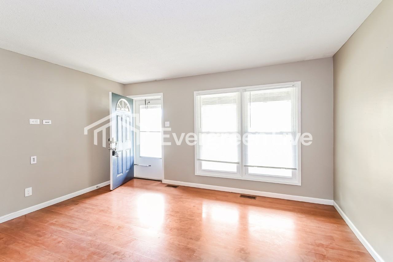 11494 Altozano Ln - Photo 3 of 15