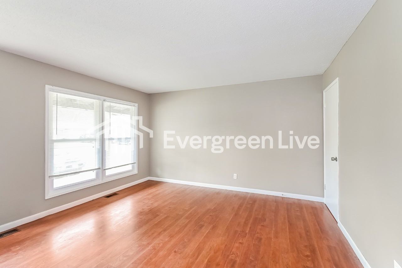 11494 Altozano Ln - Photo 4 of 15