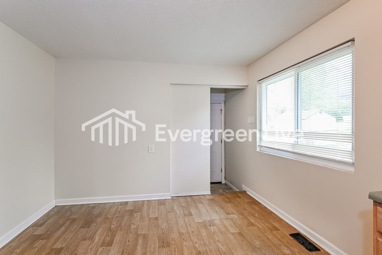 11494 Altozano Ln - Photo 5 of 15