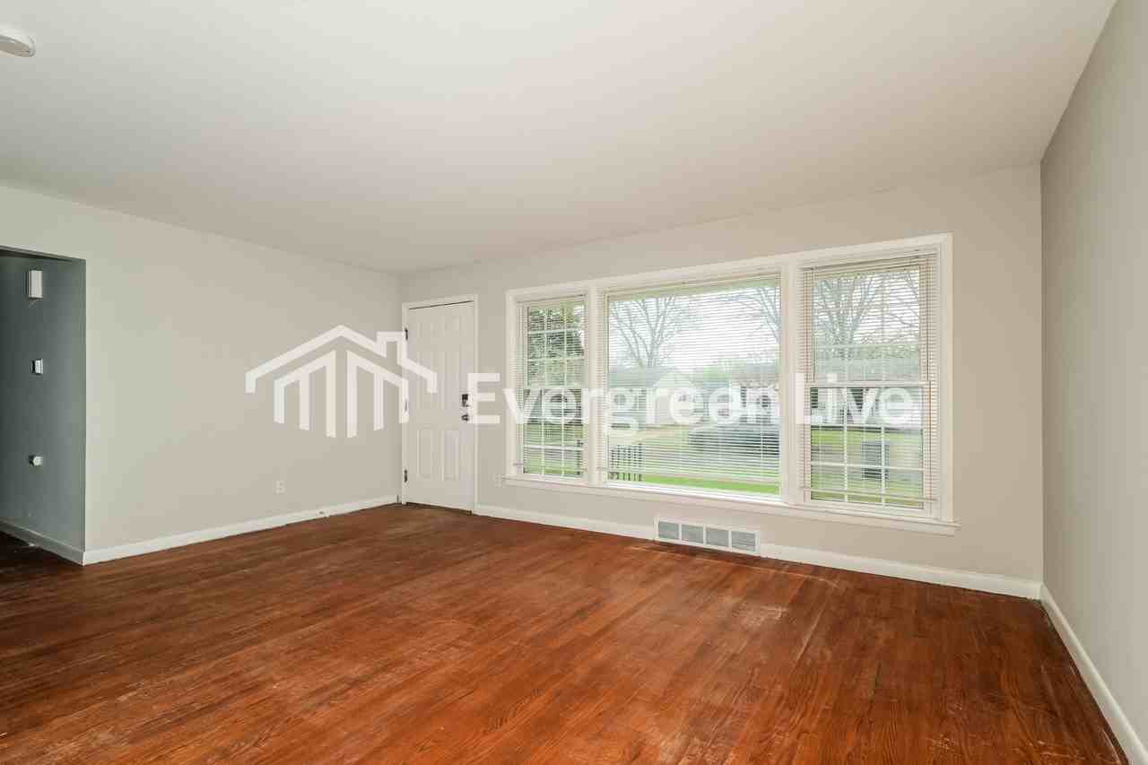 35 Saint Virgil Ln - Photo 4 of 16