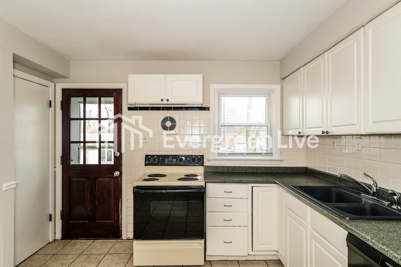 35 Saint Virgil Ln - Photo 6 of 16