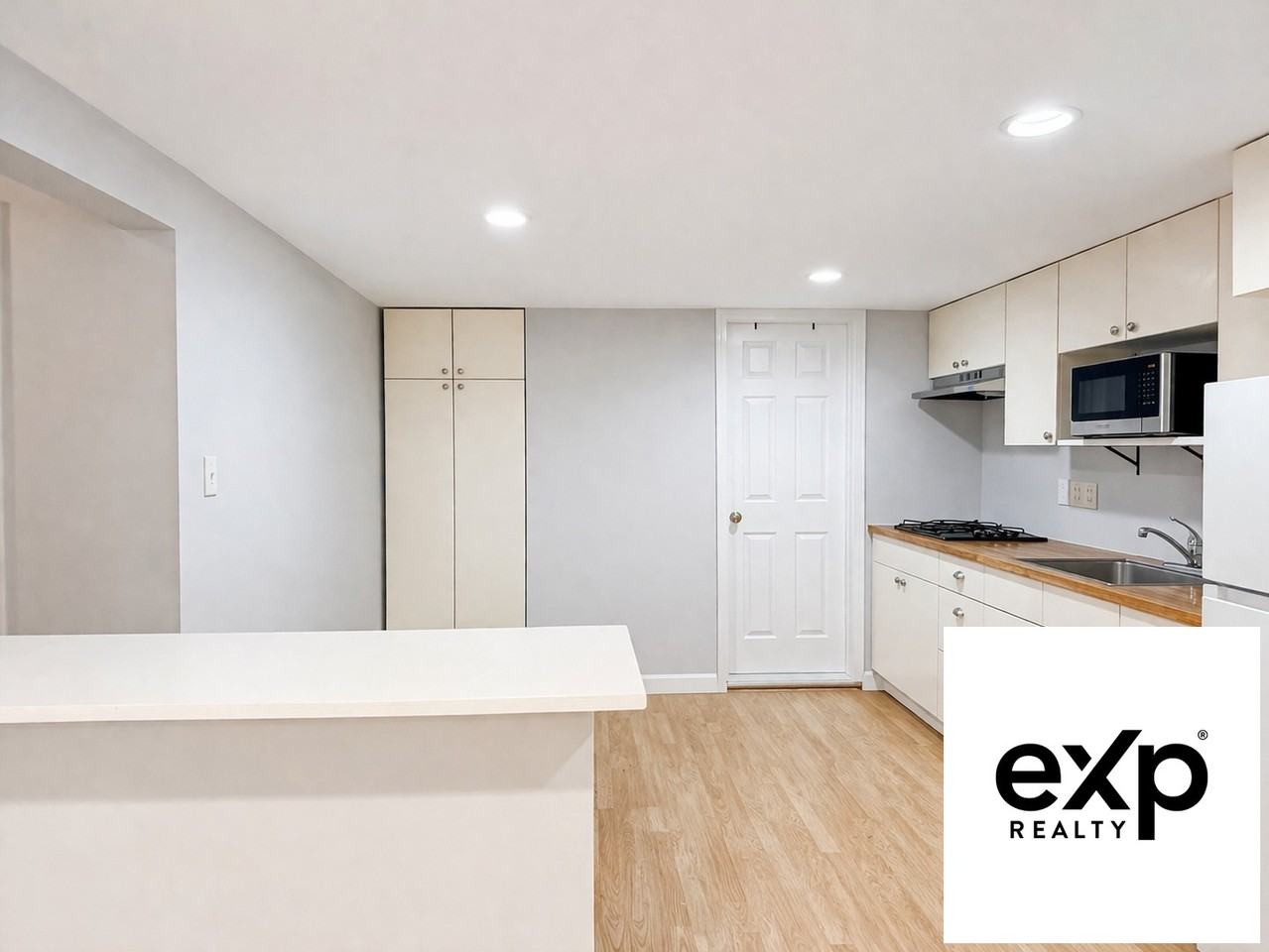 528 Bennington St #2 - Photo 3 of 13