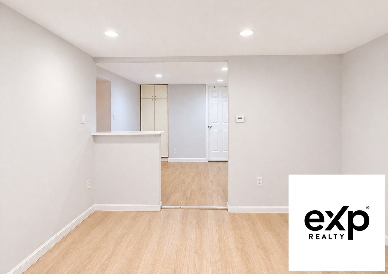 528 Bennington St #2 - Photo 5 of 13