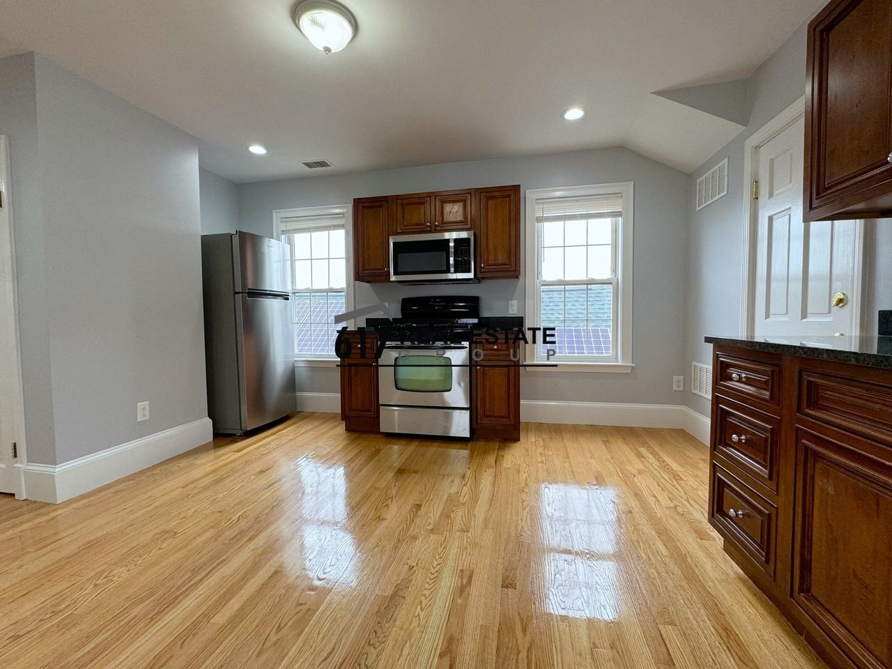 29 Raymond St #3 - Photo 2 of 13