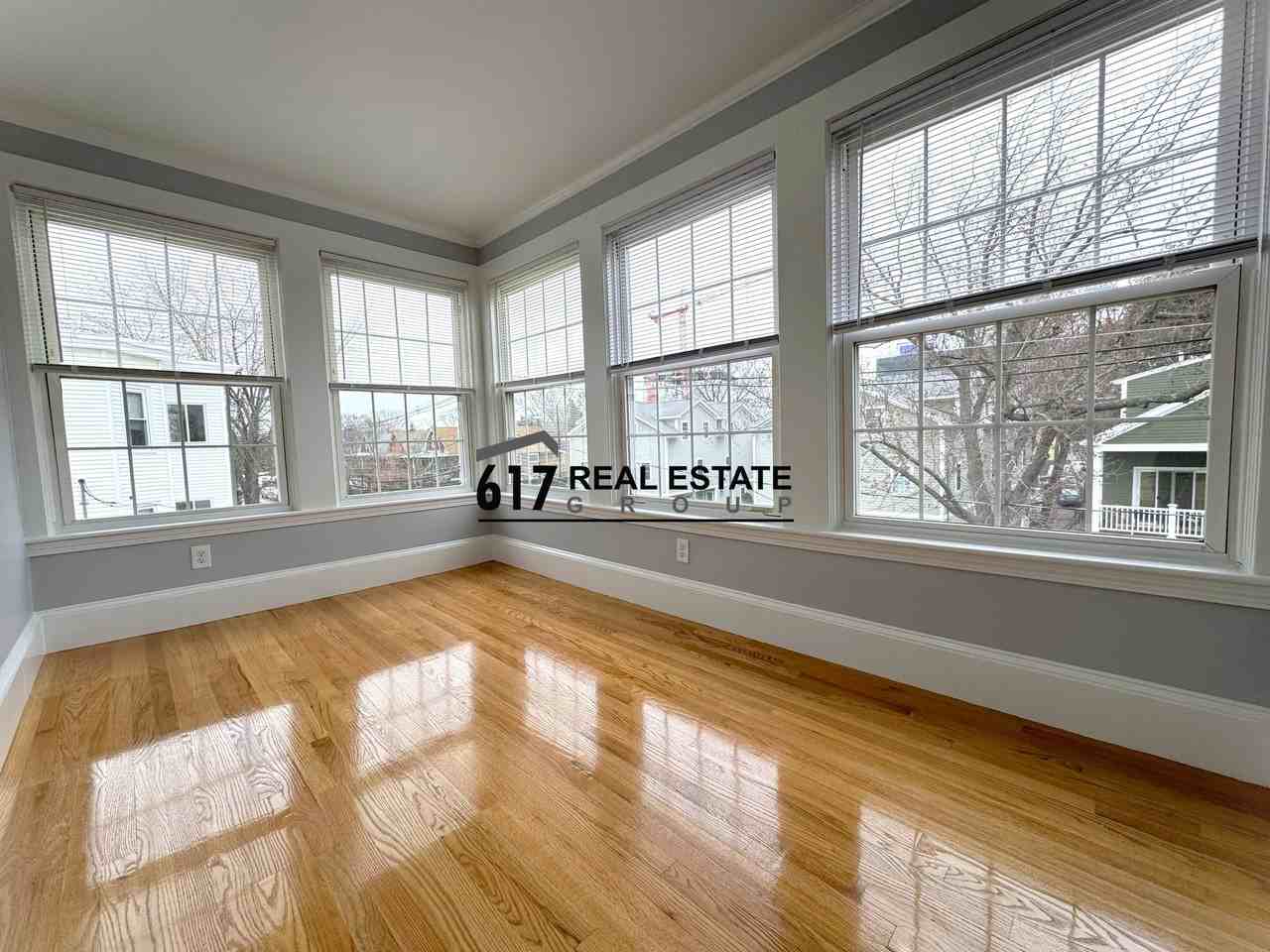 29 Raymond St #3 - Photo 5 of 13