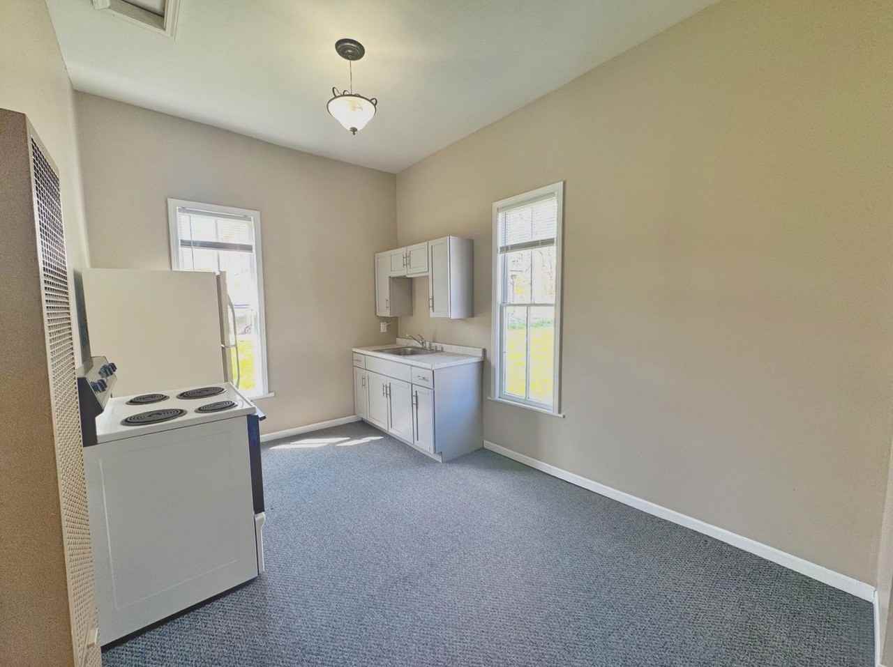 315 Jefferson St - Photo 5 of 11