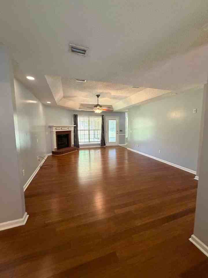 114 Sioux St - Photo 2 of 19