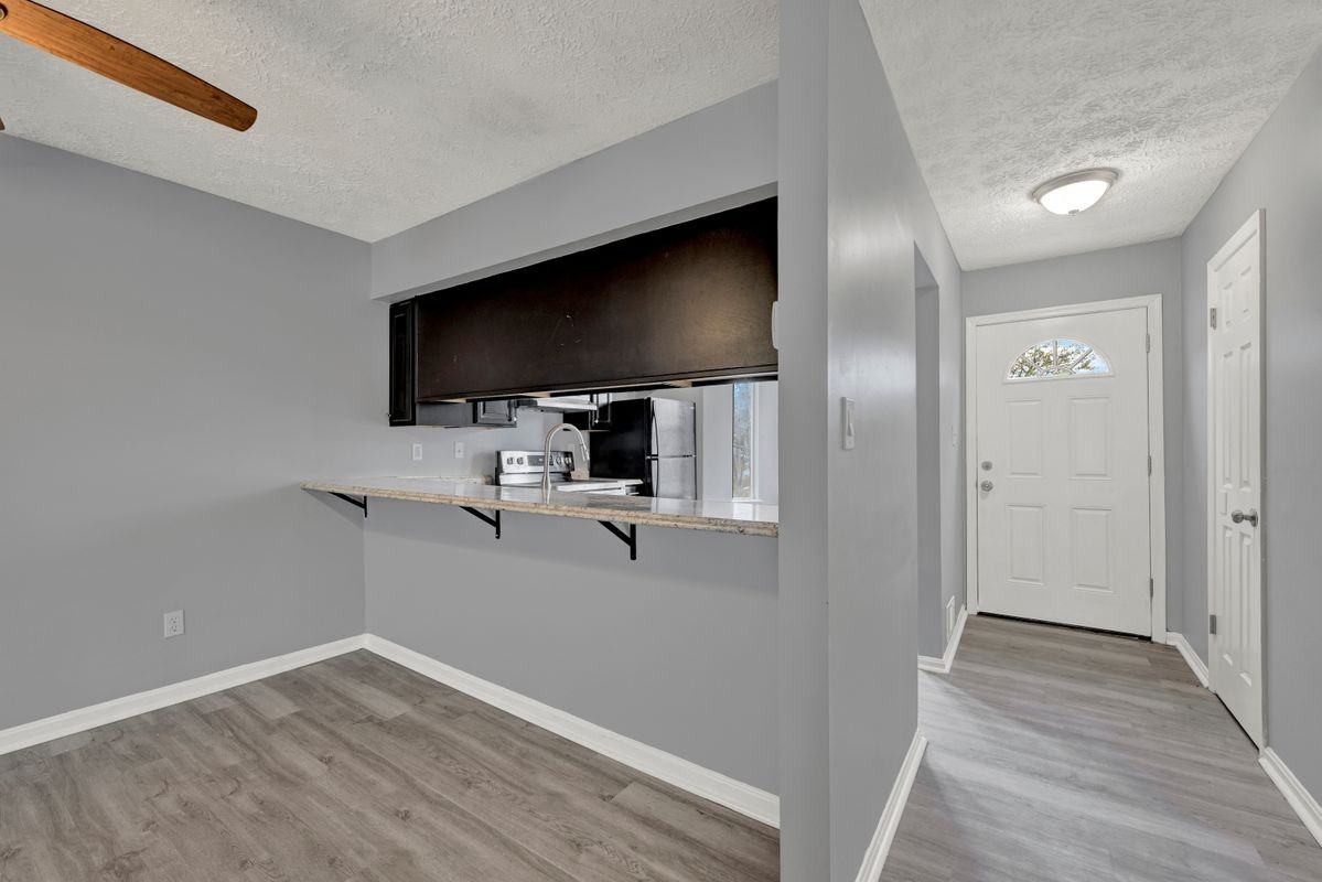 504 Park Manor Cir - Photo 2 of 18