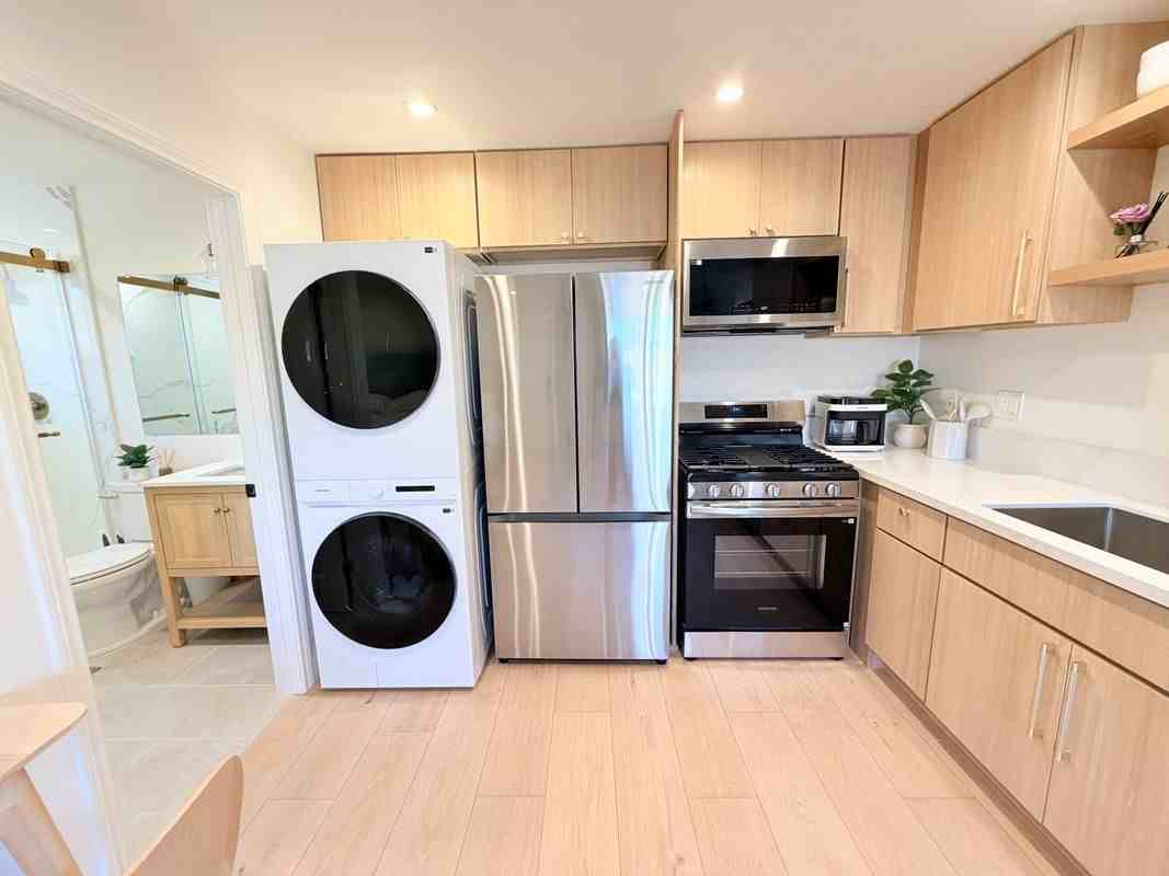 9966 Pacific Ave - Photo 2 of 23