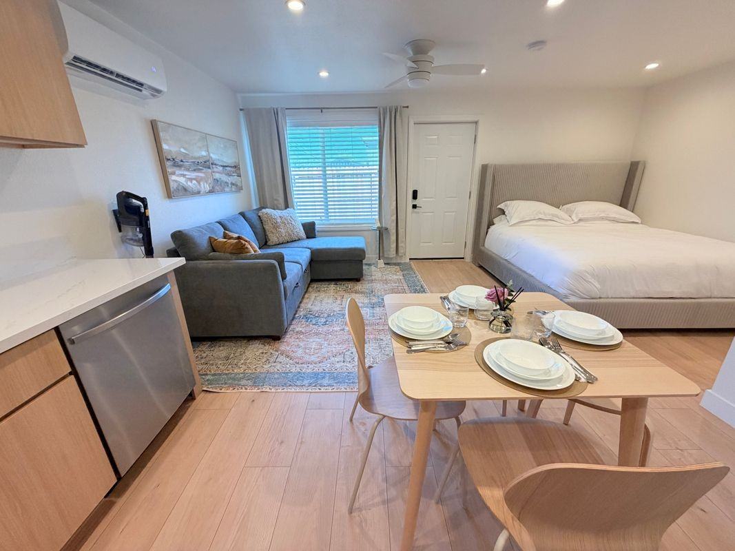 9966 Pacific Ave - Photo 3 of 23