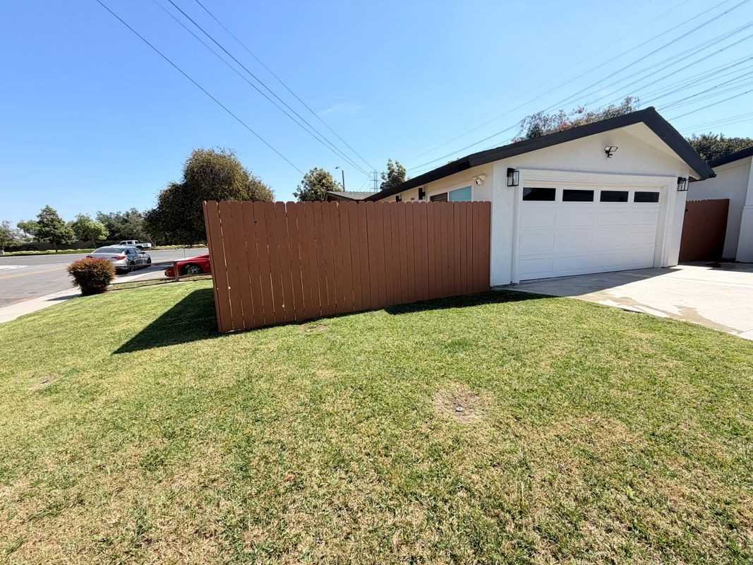 9966 Pacific Ave - Photo 5 of 23