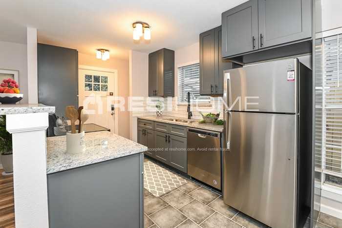 9920 Bluffcreek Dr - Photo 3 of 19