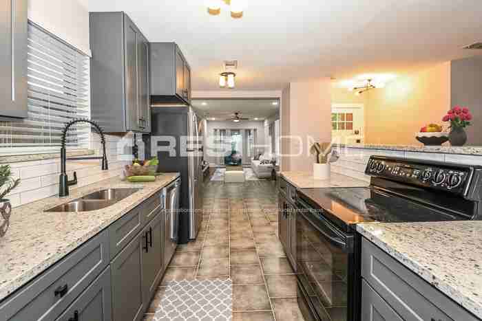 9920 Bluffcreek Dr - Photo 4 of 19