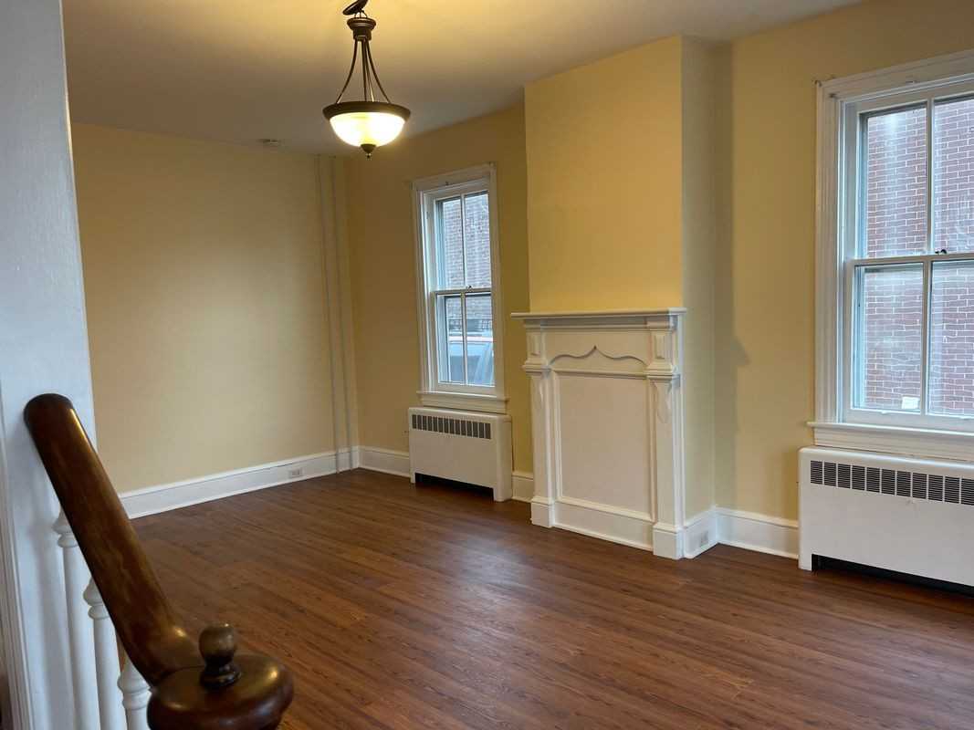 3217 Main St - Photo 3 of 11