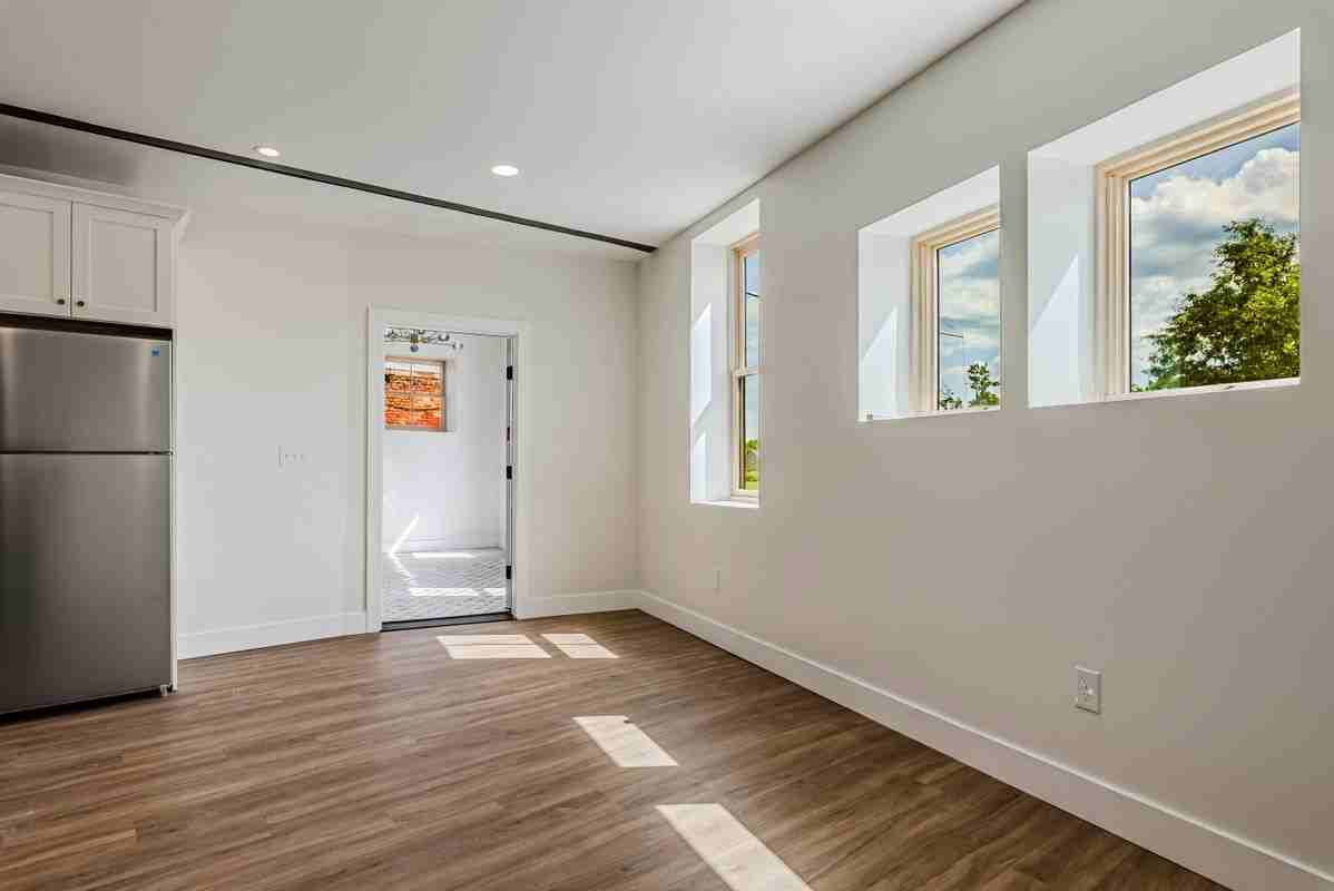 106 Hotel St ##1 - Photo 5 of 17