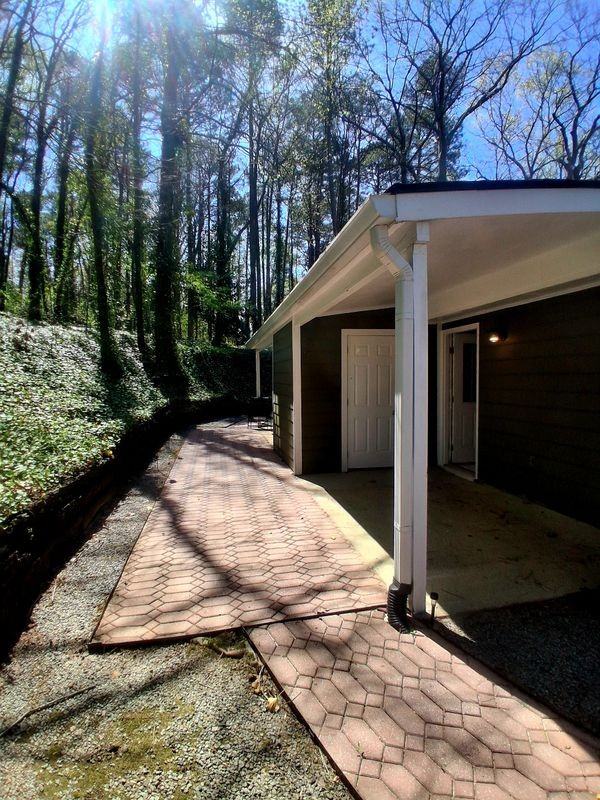 4067 Coopers Hill Dr Se - Photo 7 of 11