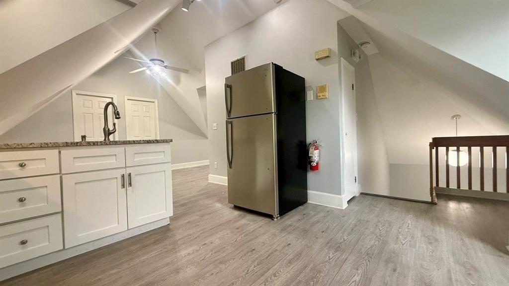 209 Cottage St ##3 - Photo 3 of 22