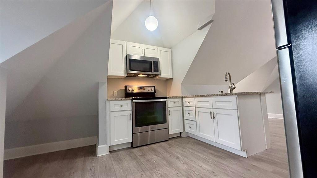 209 Cottage St ##3 - Photo 5 of 22