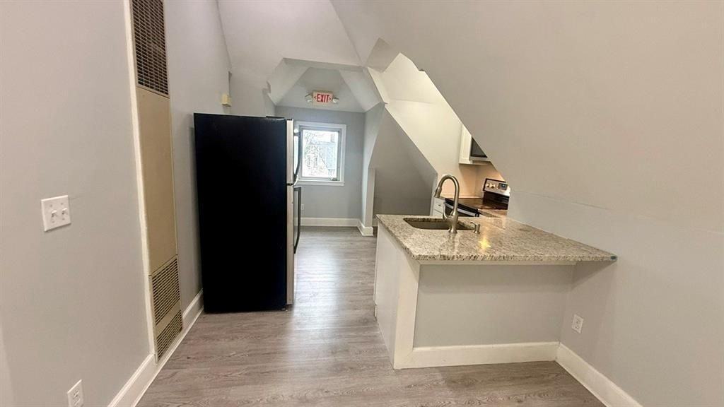 209 Cottage St ##3 - Photo 7 of 22