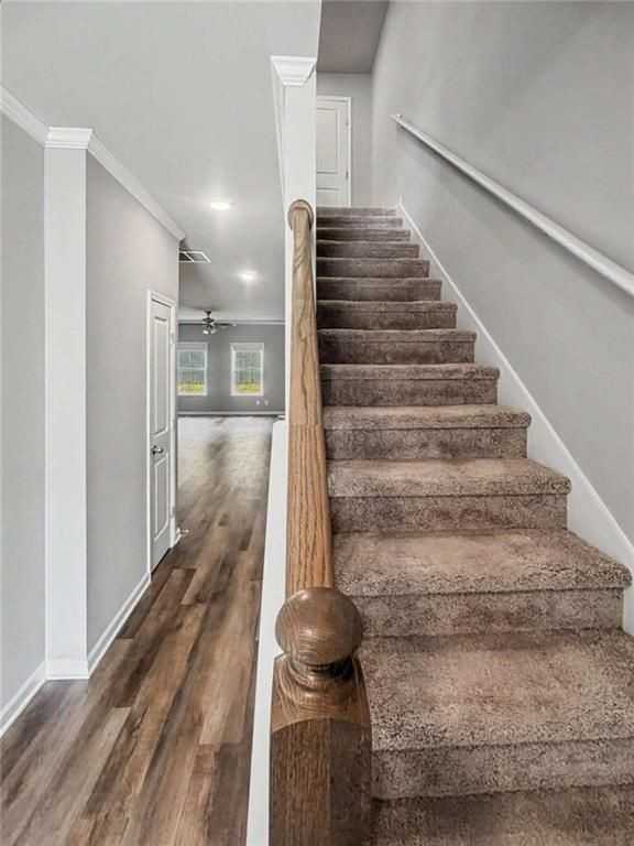 5124 Fox Den Rd - Photo 5 of 43