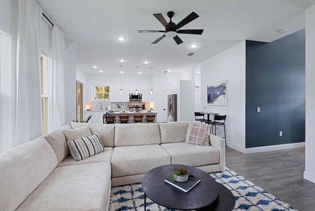 5631 Heckscher Dr - Photo 5 of 50